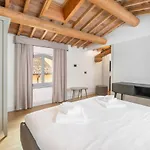 Verona Cathedral Apartments